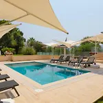 Farrys Boutique & Club - Hotel *