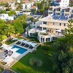 Farrys Boutique & Club -