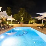 Farrys Boutique & Club - Hotel