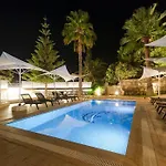 Farrys Boutique & Club - Yalıkavak