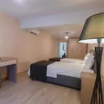 Farrys Boutique & Club - * Yalıkavak