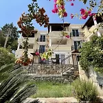 Farrys Boutique & Club -