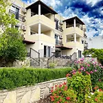 Hotel Farrys Boutique & Club - *
