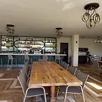 Farrys Boutique & Club - *
