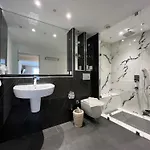 Farrys Boutique & Club - Hotel
