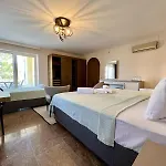 Hotel Farrys Boutique & Club -