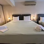 Farrys Boutique & Club - Hotel *