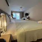 Farrys Boutique & Club - Yalıkavak