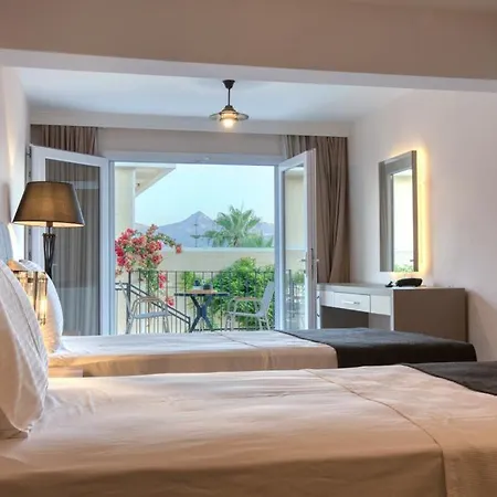 Farrys Boutique & Club - Hotel *