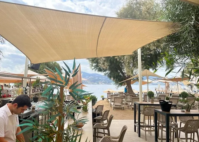 Farrys Boutique & Club - 얄리카베크