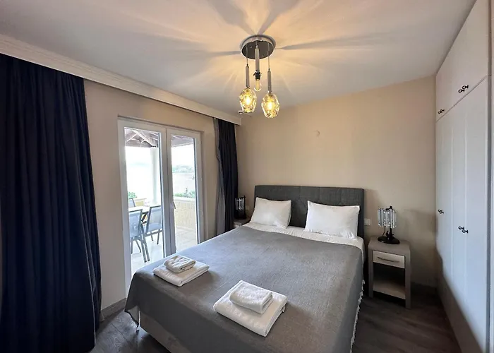 Farrys Boutique & Club - 호텔 얄리카베크