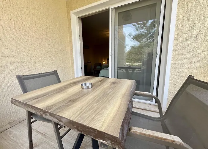 Farrys Boutique & Club - 얄리카베크