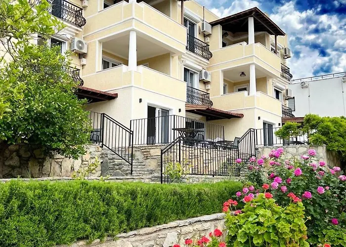 호텔 Farrys Boutique & Club - *