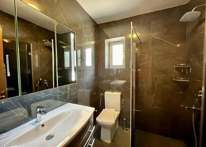 Farrys Boutique & Club - 얄리카베크