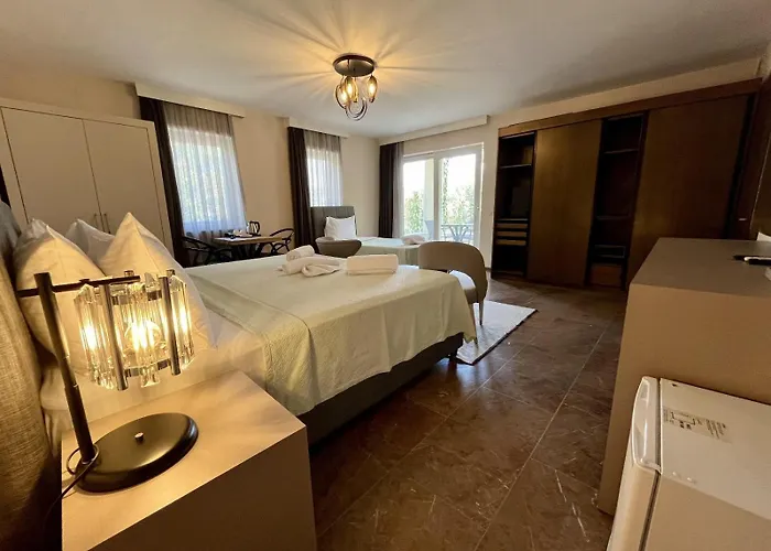 Farrys Boutique & Club - 호텔 *