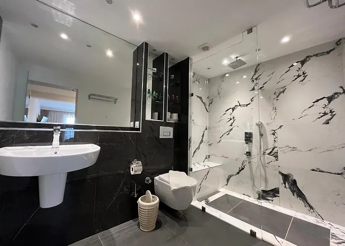 Farrys Boutique & Club - * 얄리카베크