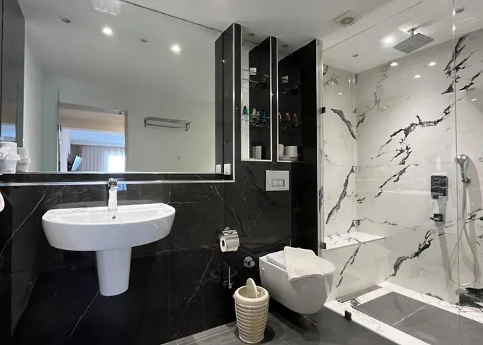 Farrys Boutique & Club - 호텔