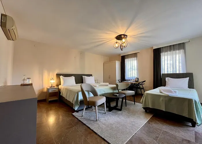 Farrys Boutique & Club - 호텔 *