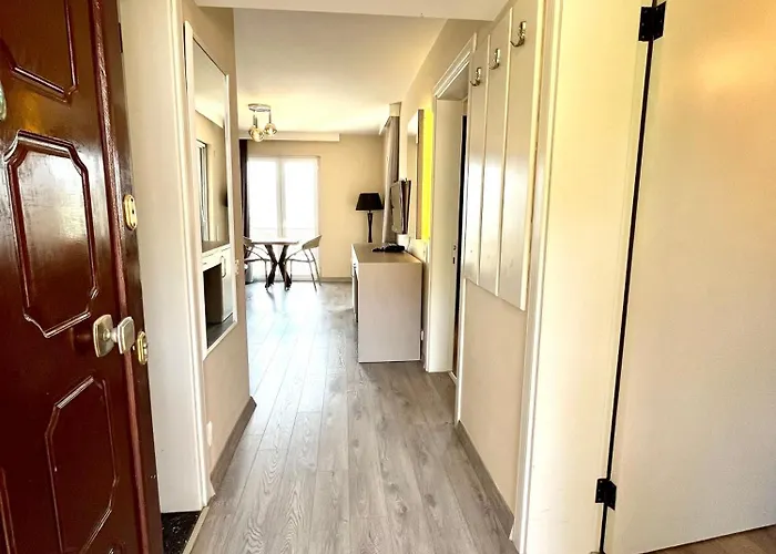 호텔 Farrys Boutique & Club - *