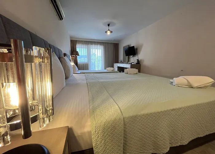 Farrys Boutique & Club - 얄리카베크