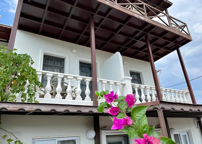 Farrys Boutique & Club - 호텔 얄리카베크