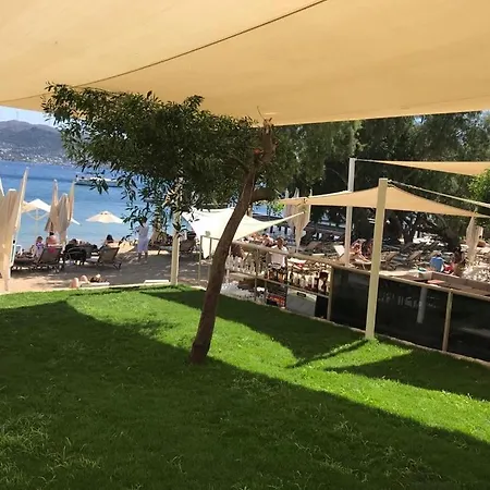 Farrys Boutique & Club - Отель Яликовак