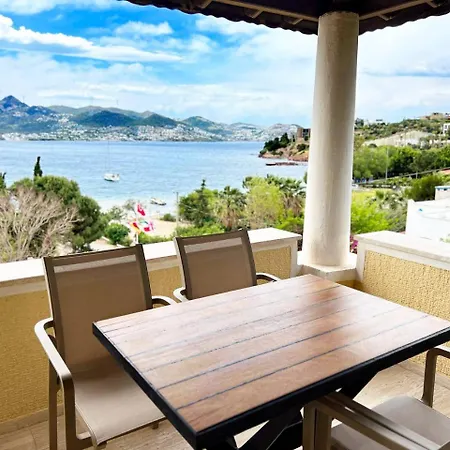 Отель Farrys Boutique & Club - Яликовак