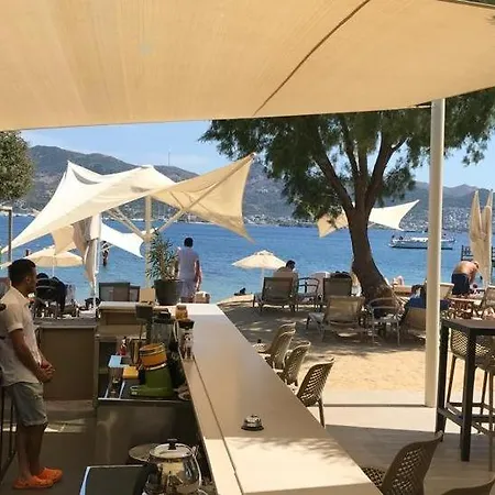 Отель Farrys Boutique & Club - Яликовак