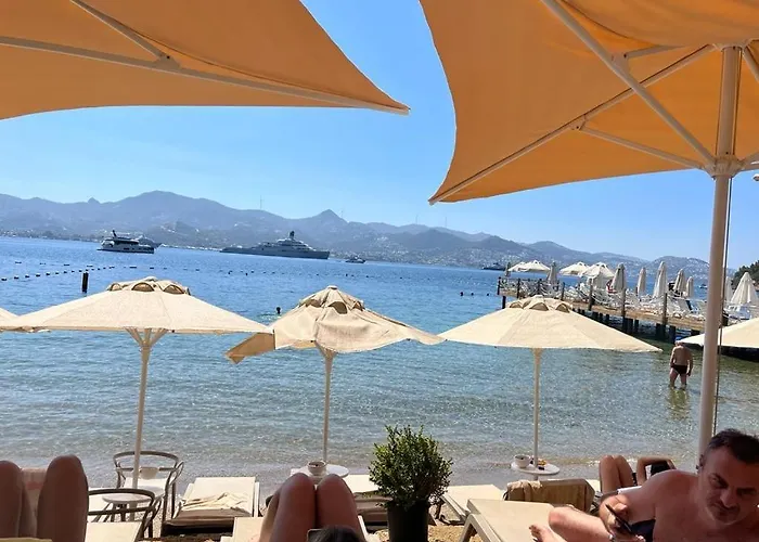 Farrys Boutique & Club - Yalıkavak