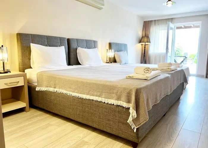 Farrys Boutique & Club -